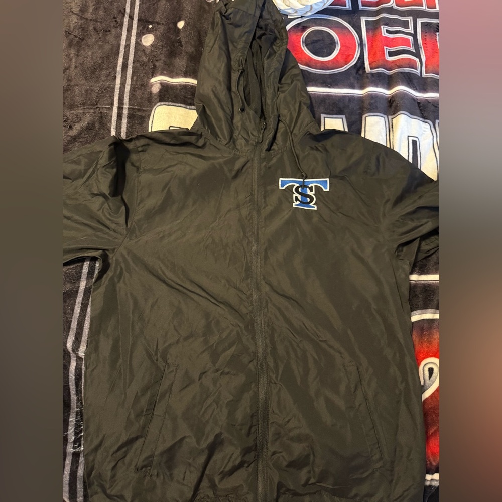 Size L Black Twist and Shout Windbreaker